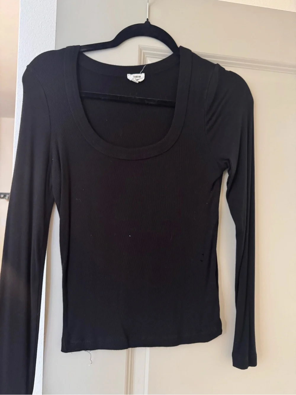Cotton On Black Long-Sleeve Scoop Neck Tee
